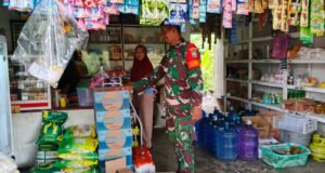 Babinsa Koramil 01/Sukajaya Cek Harga Sembako di Gampong Jaboi, Pastikan Tetap Stabil Selama Ramadhan