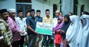 Bulan Berkah: Wakil Bupati Nagan Raya Raja Sayang Serahkan Zakat Kepada Fakir Miskin Sempena Safari Ramadhan 1447 H