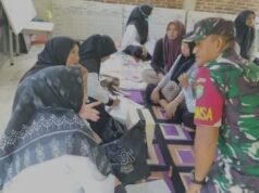 Babinsa Gampong Krueng Raya Komsos dengan Kader Posyandu dan PKK, Dukung Kesehatan Ibu dan Anak
