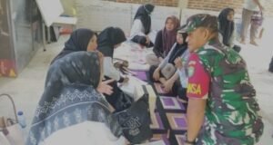 Babinsa Gampong Krueng Raya Komsos dengan Kader Posyandu dan PKK, Dukung Kesehatan Ibu dan Anak