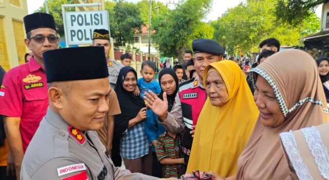 Polres Sabang Bagikan Takjil kepada Masyarakat, Wujud Kepedulian dan Kebersamaan