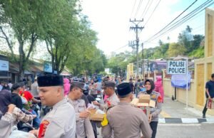 Polres Sabang Berbagi Takjil kepada Masyarakat di Bulan Ramadhan