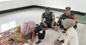 Babinsa Krueng Raya Komsos dengan Kader Posyandu dan Ahli Gizi, Dukung Kesehatan Ibu dan Anak