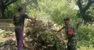 Semangat Kebersamaan, Babinsa Balohan Dorong Warga Peduli Lingkungan