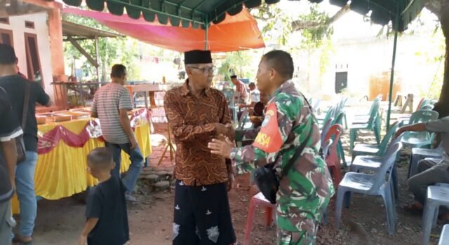 Babinsa Keuneukai Hadiri Khanduri Warga Meninggal, Sampaikan Duka Cita dan Penguatan Moril