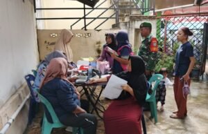Babinsa Koramil 02/Sukakarya Monitoring Posyandu, Dukung Pencegahan Stunting di Kuta Barat