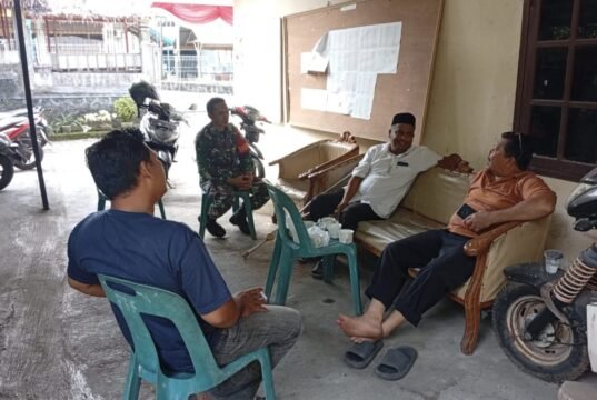 Babinsa Sambangi Warga Aneuk Laot, Pererat Silaturahmi dan Jaga Kamtibmas