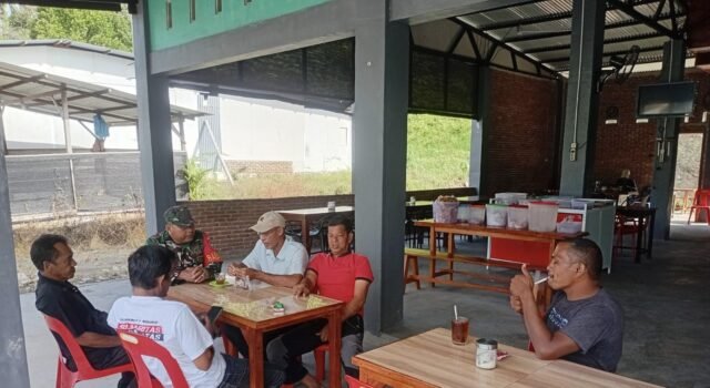 Jaga Kearifan Lokal, Babinsa Sukajaya Pasang Imbauan di Kawasan Wisata