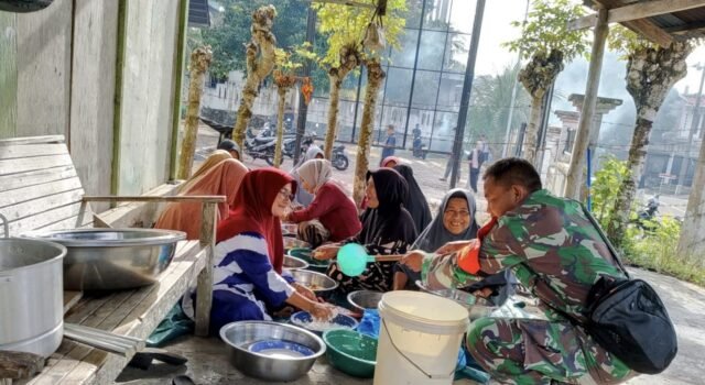 Babinsa Koramil 01/Sukajaya Tunjukkan Sikap Humanis dan Kedekatan dengan Warga