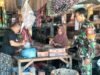 Turun ke Lapangan, Babinsa Koramil 01/Sukajaya Pastikan Harga Kebutuhan Pokok Tetap Terkendali
