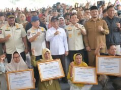 Wagub Aceh bersama Menko PMK dan Mendagri Serahkan Bantuan Rumah Rusak Korban Bencana di Aceh Tamiang