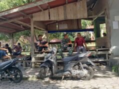 Hadir di Tengah Warga, Babinsa Koramil 01/Sukajaya Ajak Warga Keuneukai Peduli Lingkungan Sekitar