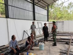 Babinsa Koramil 02/Sukakarya Aktif Komsos, Ingatkan Pekerja Utamakan Keselamatan Kerja