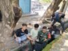 Babinsa Koramil 02/Sukakarya Bersama Warga Gotong Royong Bersihkan Lingkungan di Gampong Kuta Barat