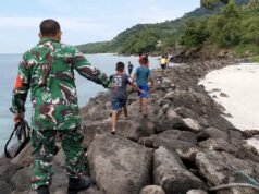 Edukasi Liburan dengan Hal Positif, Babinsa Keuneukai Ikut Dampingi Aktivitas Anak-anak Desa Binaan