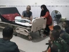 Babinsa Kuta Timur Jenguk Warga Sakit, Wujud Kepedulian TNI di Tengah Masyarakat
