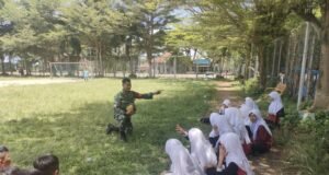 Generasi Sehat dan Berprestasi, Babinsa Kuta Ateuh Edukasi Siswa Tentang Olahraga