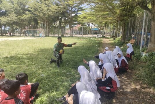 Generasi Sehat dan Berprestasi, Babinsa Kuta Ateuh Edukasi Siswa Tentang Olahraga