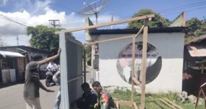 Babinsa Kuta Ateuh Bantu Warga Bangun Warung, Wujud Nyata Dukungan Usaha Kecil