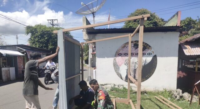 Babinsa Kuta Ateuh Bantu Warga Bangun Warung, Wujud Nyata Dukungan Usaha Kecil