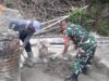 Wujud Kepedulian, Babinsa Koramil 02/Sukakarya Bantu Bangun Rumah Warga di Gampong Iboih