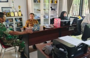 Bangun Komunikasi Efektif, Babinsa Jaboi Perkuat Koordinasi dengan Perangkat Gampong