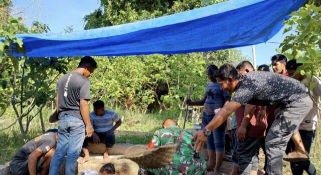 Babinsa Keuneukai Hadiri Pemakaman Warga, Wujud Empati dan Kedekatan dengan Masyarakat