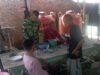 Pererat Silaturahmi, Babinsa Sukajaya Bantu Khanduri di Gampong Cot Abeuk