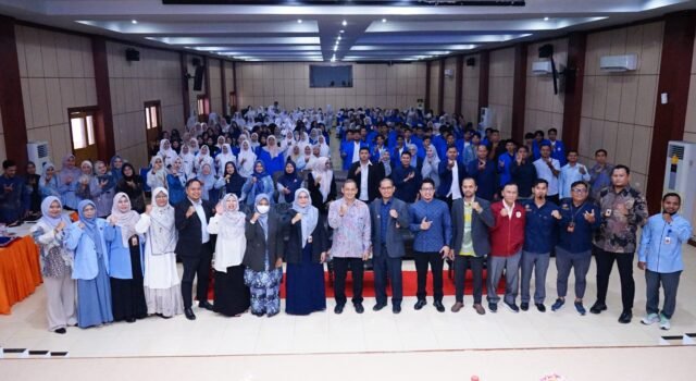 Ratusan Mahasiswa UBBG Ikut Kuliah Umum Pendidikan, Mahasiwa Harus Siap Hadapi Tantangan Global