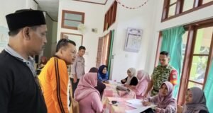 Perkuat Layanan Kesehatan Warga, Babinsa Aneuk Laot Turun Langsung Dampingi Kegiatan Posyandu
