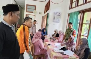 Perkuat Layanan Kesehatan Warga, Babinsa Aneuk Laot Turun Langsung Dampingi Kegiatan Posyandu