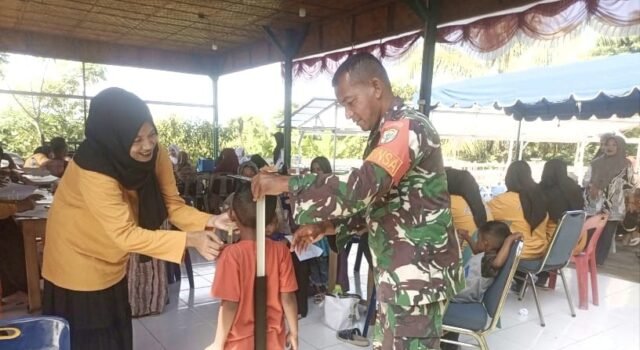 Babinsa Koramil 01/Sukajaya Hadir di Posyandu, Pelayanan Kesehatan Warga Makin Optimal