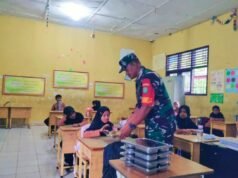 Babinsa Monitor Program Makan Bergizi di SDN 17 Sabang, Pastikan Berjalan Aman dan Sesuai Standar
