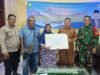 Babinsa Aneuk Laot Bersama Bhabinkamtibmas dan Aparatur Gampong Bersinergi Salurkan BLT untuk Warga Kurang Mampu