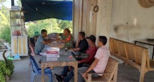 Babinsa Keuneukai Rangkul Warga, Komsos Jadi Wadah Ciptakan Suasana Kebersamaan, Aman dan Harmonis