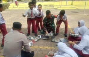 Babinsa Koramil 01/Sukajaya Sambangi Sekolah, Pastikan Program Gizi Berjalan Optimal