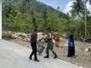 Babinsa Batee Shoek Bersama Aparatur Gampong Gotong Royong Bersihkan Lingkungan KDKMP