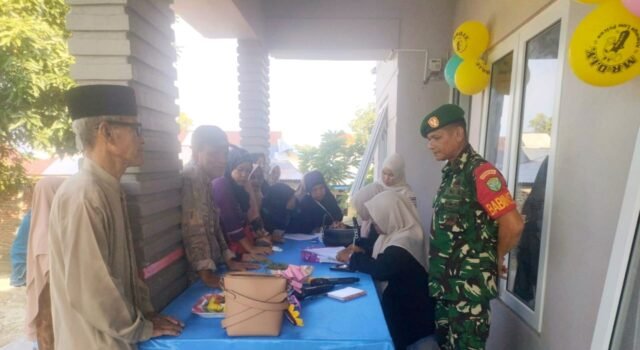 Babinsa Koramil 02/Sukakarya Dukung Posyandu Lansia, Wujud Kepedulian terhadap Kesehatan Masyarakat