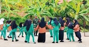 Babinsa Koramil 02/Sukakarya Dampingi Kegiatan Olahraga Siswa SDN 17
