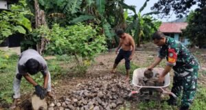 Babinsa Iboih Ikut Kerja, Pembangunan Rumah Warganya Jadi Lebih Cepat