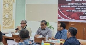 Kadis DKP Aceh Di Hadapan Wamen PKP RI, Dukungan Penuh Pembangunan Rumah di Kampung Nelayan Merah Putih Aceh Jaya