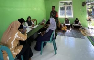 Babinsa Ujong Kareung Bantu Lansia, Wujud Nyata Kepedulian di Bidang Kesehatan