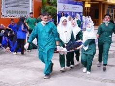 Peringati Hari Kesiapsiagaan Bencana, Mahasiswa Keperawatan UBBG Gelar Simulasi Gempa dan Kebakaran