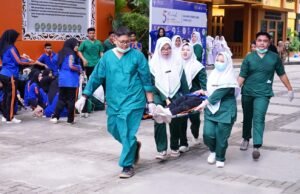 Peringati Hari Kesiapsiagaan Bencana, Mahasiswa Keperawatan UBBG Gelar Simulasi Gempa dan Kebakaran