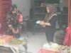 Pantau Kebutuhan Pokok, Babinsa Krueng Raya Pastikan Harga Tetap Stabil dan Terjangkau Warga
