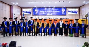 UBBG Kembali Kukuhkan Dua Guru Besar, Rektor: Ini Hadiah Terindah Milad ke-5