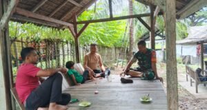 Melalui Kegiatan Komsos, Babinsa Koramil 01/Sukajaya Ciptakan Wilayah Jaboi yang Aman dan Kondusif