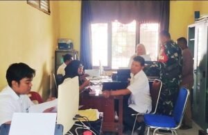 Babinsa Koramil 02/Sukakarya Hadir Bantu Kelancaran Pelayanan Pengurusan Administrasi Warga Binaan