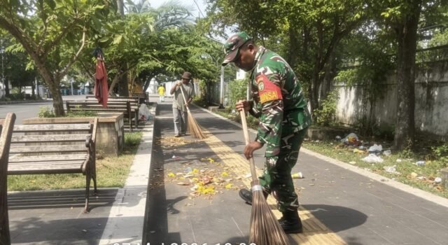 Peduli Sesama, Babinsa Kuta Timu Bantu Warga Disabilitas Jalankan Aktivitas