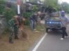 Babinsa Ie Meulee dan Masyarakat Gotong Royong Bersama Ciptakan Lingkungan Bersih dan Nyaman